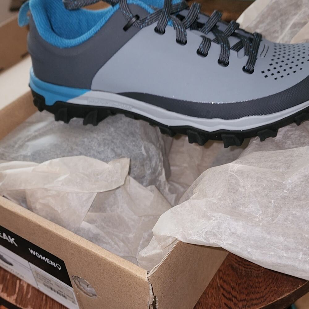 Pearl Izumi Gray and Blue Women's Athletic Shoe
